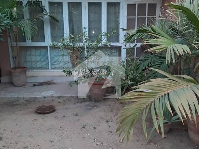 Tipu Sultan Road 500 Yards Single Storey Bungalow For Commercial Rent
