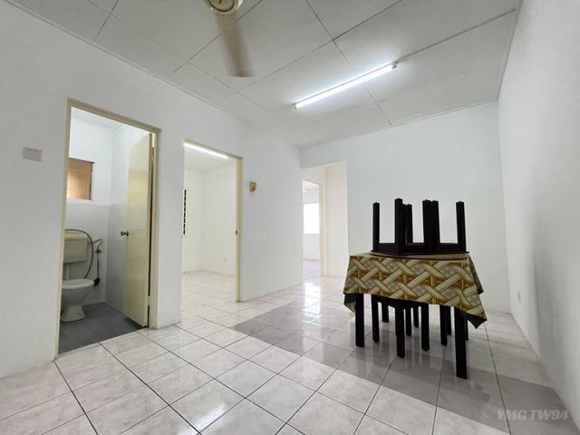 Tip Top Condition 656sqft Pendamar A Port Klang Low Costs Flat
