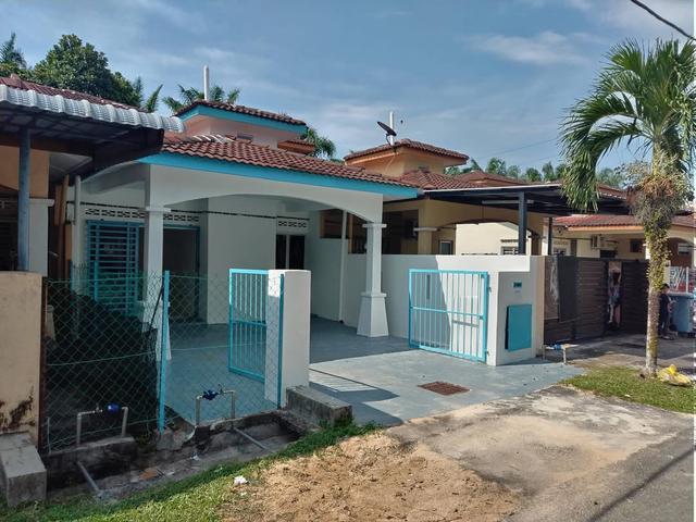 Tip Top Condition Teres Setingkat Taman Langat Utama
