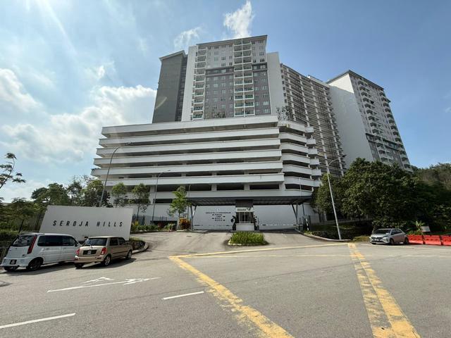 Tip Top Conditions Seroja Hills Condominiun Sepang
