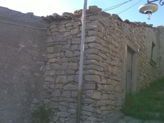 Tipica abitazione in pietra nel centro storico