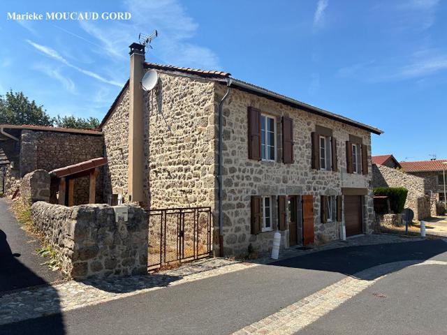 TIRANGES 43530 Belle maison de village 102m² 3 chambres, cour et garage 96 000