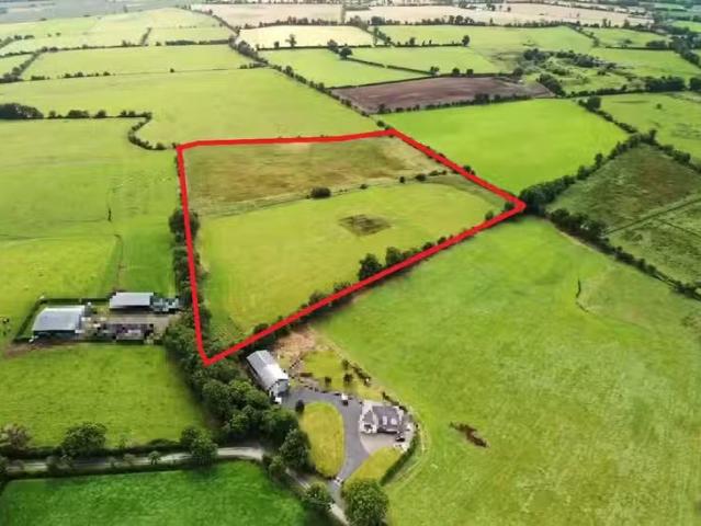 Tircroghan Annagh Boreen, Clonard, Co. Meath is for sale