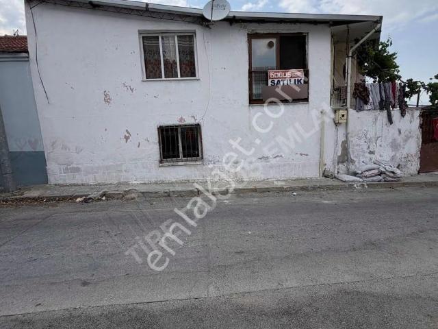 Tire İstiklal'de Satılık 2+1 Dubleks Müstakil Ev 70m²