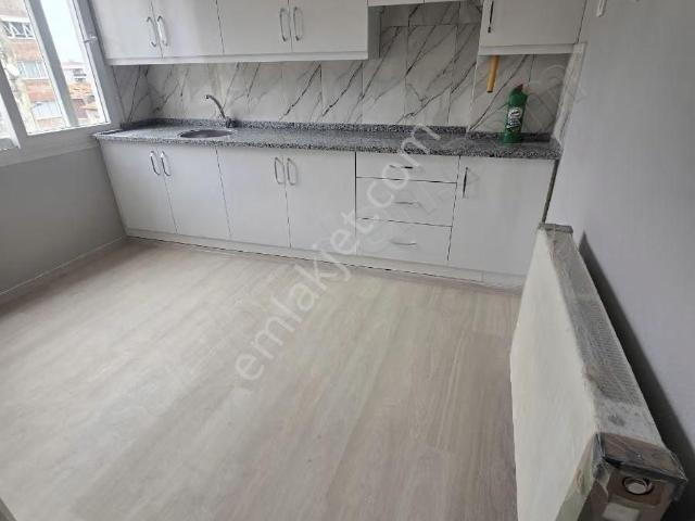 Tire Kurtuluş Mh.geniş 2+1 Çarşı Merkezde Doğalgazlı Kiralık