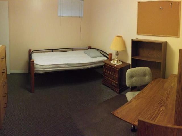 Tired of Dumps? Beautiful Room in shared bsmt avail OCT 1