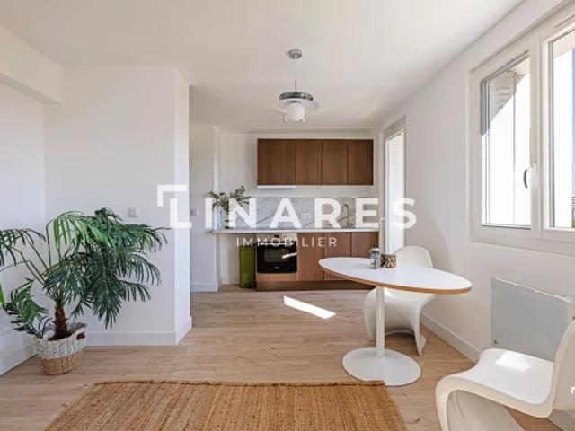 TIRIDA Appartement T3 de 53m² Traversant Balcon Cave 13008 Le Rouet