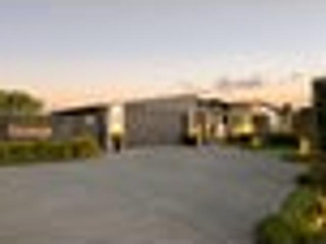 LIFESTYLE LUXURY & MAGIC RURAL VIEWS!