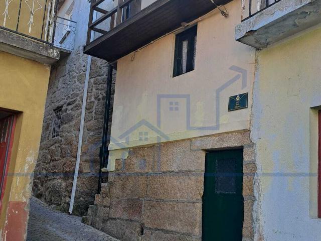 TITULO: CASA NA LOUSA – BOM PREÇO Torre de Moncorvo