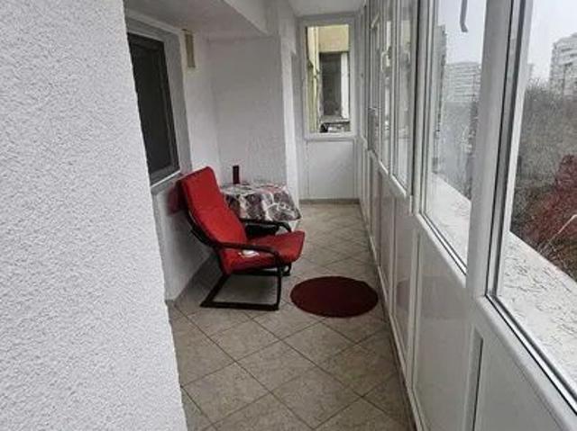 Titulescu/Victoriei/2 camere/balcon inchis/A.C
