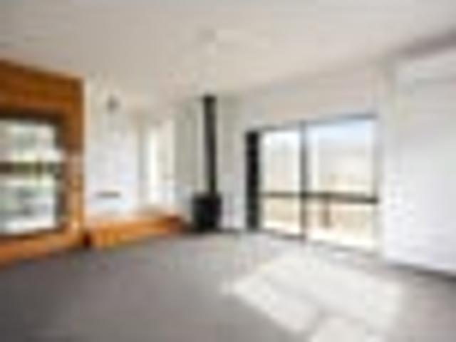 Titirangi, 3 bedrooms, $655 pw