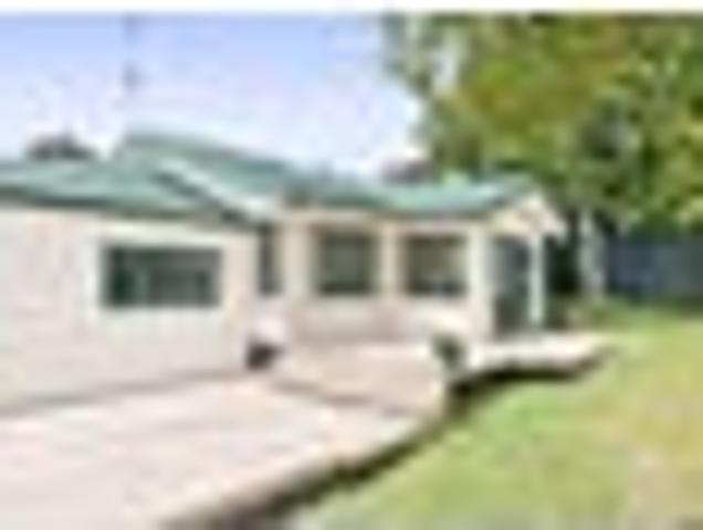 Titirangi, 3 bedrooms, $730 pw