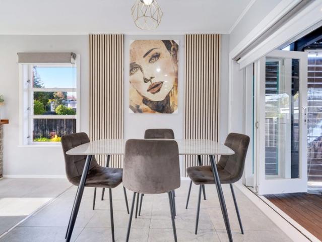 titirangi, 3 bedrooms