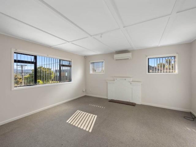 titirangi, 3 bedrooms