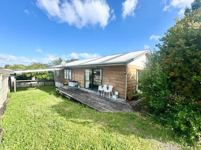 titirangi, 3 bedrooms