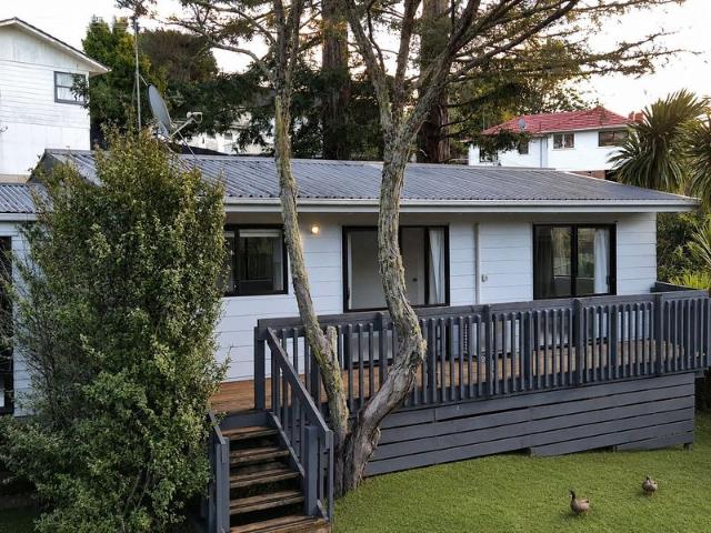 titirangi, 2 bedrooms
