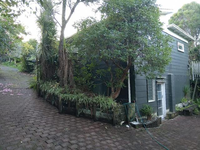 titirangi, 2 bedrooms