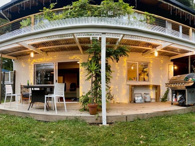titirangi, 2 bedrooms