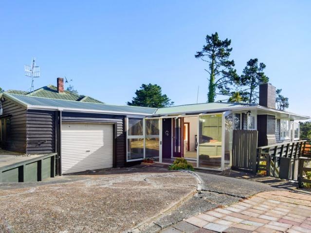 titirangi, 2 bedrooms