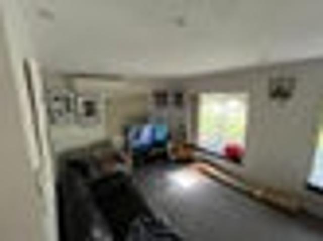Titirangi, 4 bedrooms, $990 pw