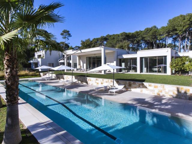 Titre: vide 1124m² Mougins