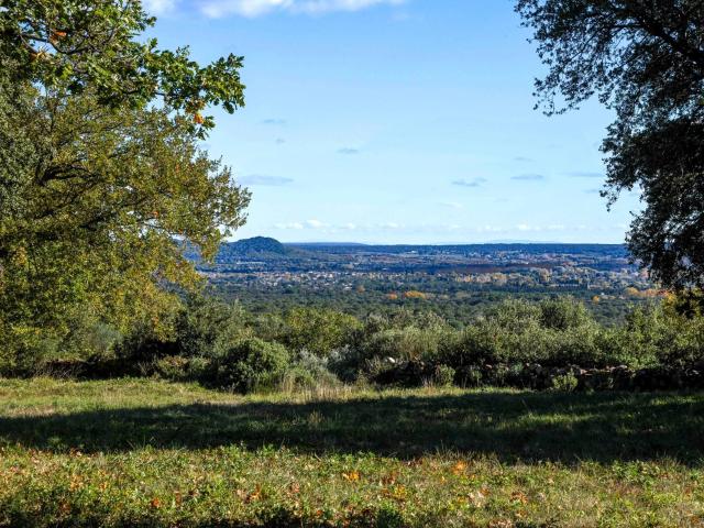 Titre: Propriété de 6,4 hectares aux portes d'Uzès, vues ex. 207m² Uzès