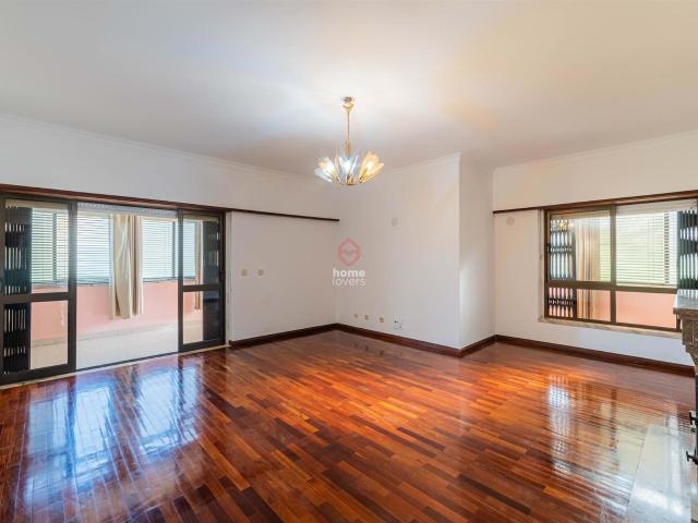 To Buy T3 | Lisboa | Carnide 209m² Carnide