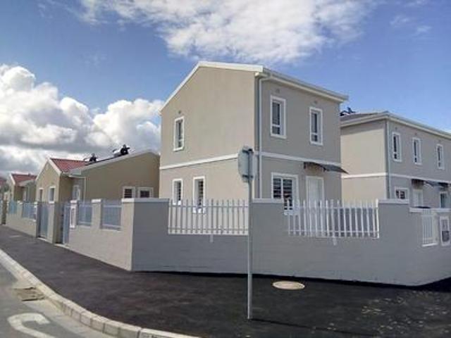 to let: 2 bedroom free standing house