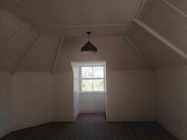 to let: bright and sunny studio apar.