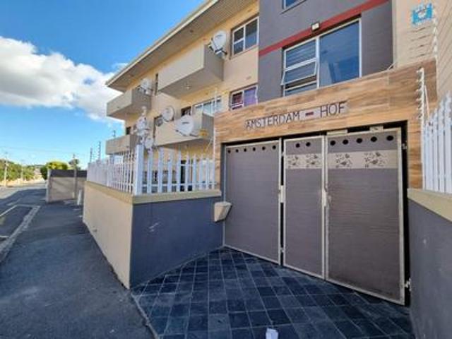 to rent avondale parow: spacious.