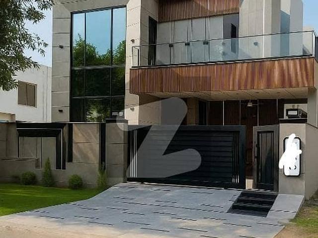 To sale You Can Find Spacious House In DHA Phase 7