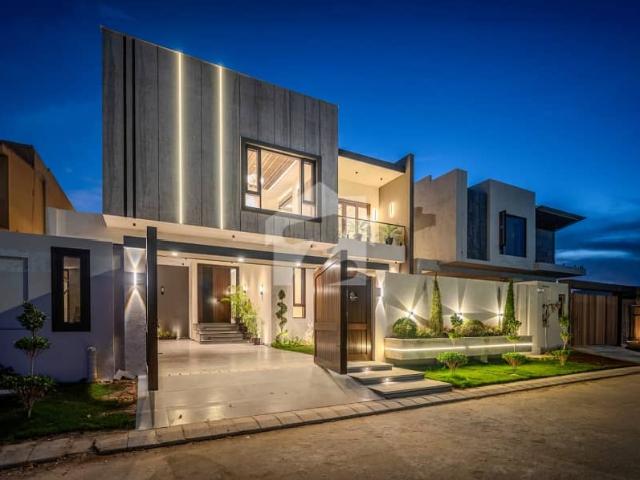 To Sale You Can Find Spacious House In DHA Phase 8