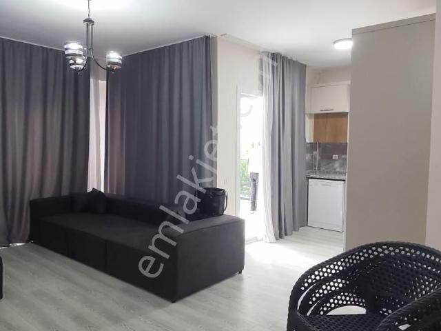 Tömükte Sıfır Eşyalı & Havuzlu & Denize 150 M. Mesafe'de 1+1