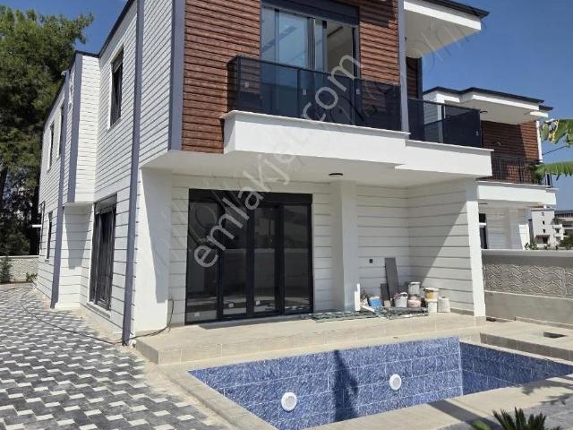 Tomalar'da Satılık Sıfır 3+1 Müstakil Giriş havuzlu Villa