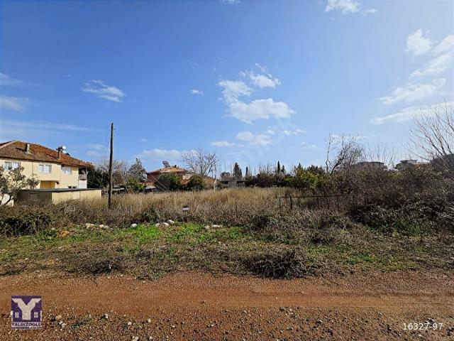 TOMALAR'DA SATILIK 700 M2 VİLLA ARSASI
