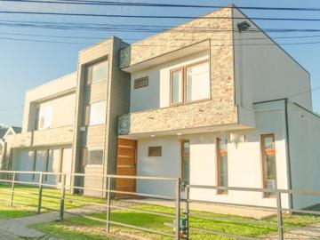 Tomé, Casa 2 pisos 4d 4b 3e condominio en pingueral