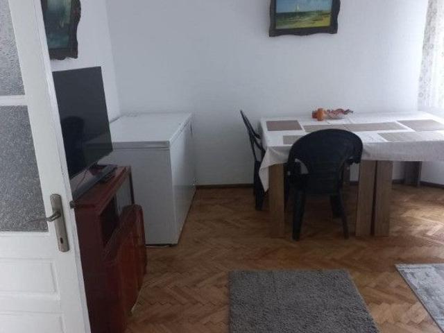 Tomis 1, de inchiriat casa 6 camere, gaze, mobilata