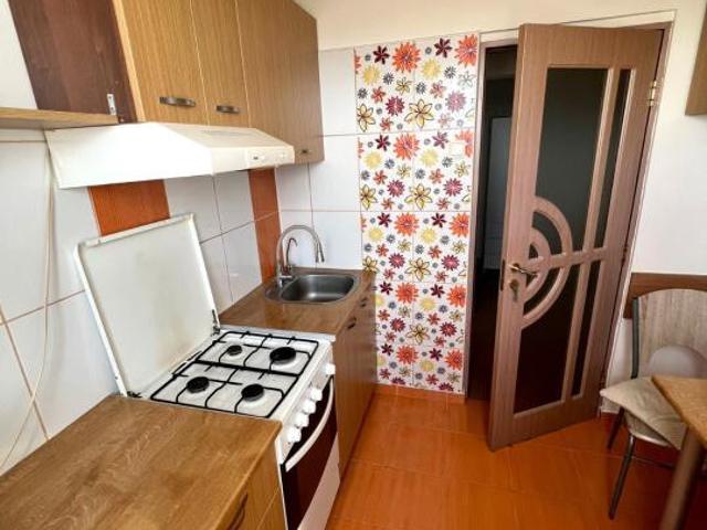 Tomis I Spitalul Judetean 2 camere decomandate