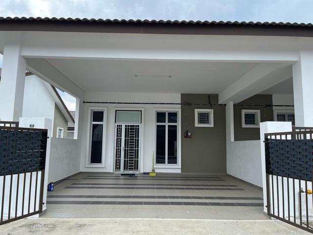 Tongkang Pechah Batu Pahat