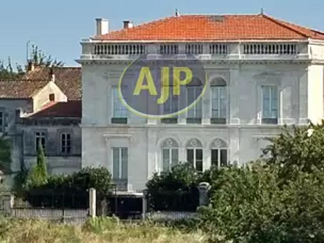 Tonnay Charente 17430 Achat / Vente maison 12 pièces t12 terrasse parking
