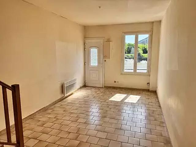 Tonnay Charente 17430 Achat / Vente maison 3 pièces t3 au dernier étage