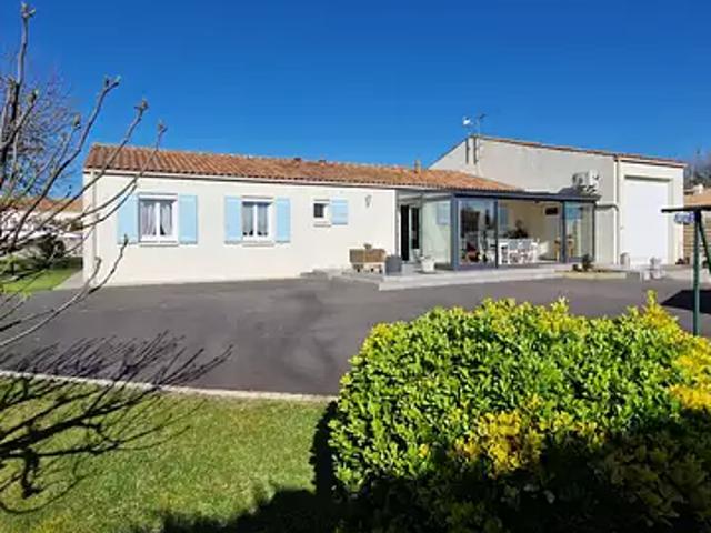 Tonnay Charente 17430 Achat / Vente maison 5 pièces t5 jardin terrasse
