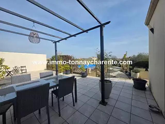 Tonnay Charente 17430 Achat / Vente maison 5 pièces t5 piscine terrasse