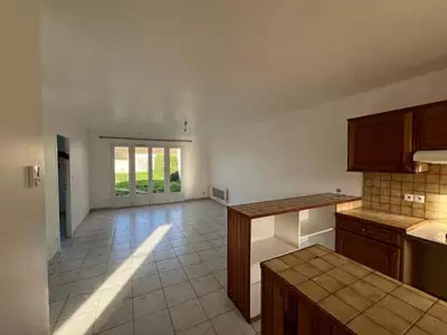 Tonnay Charente 17430 Location maison 3 pièces t3 jardin