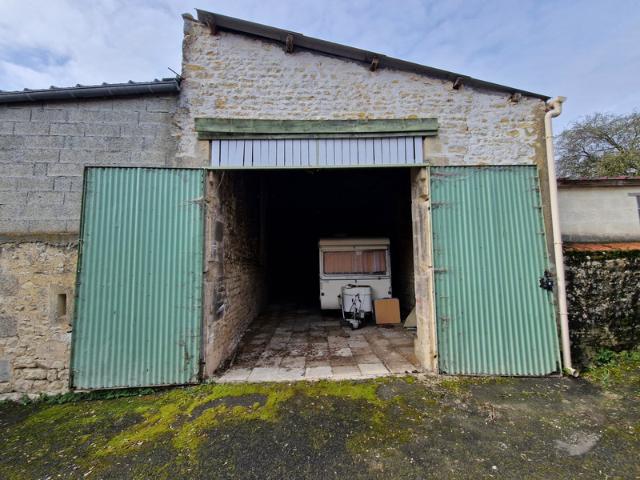 Tonnay Boutonne Vente Parking / Garage 17