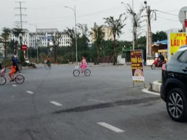 Tòa CHDV Bề thế PHƯƠNG CANH CĐ FPT Nam từ liêm, 96m2, 9 tầng, dòng tiền 120tr/ tháng