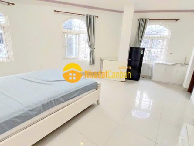 Tòa nhà 6 tầng lô góc thang máy mặt tiền kdc trung sơn giáp quận 7,8