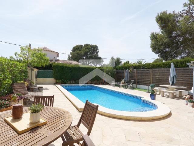 Todo lo que imagina en una vivienda mediterránea, reunido en. 138m² L'Ametlla de Mar