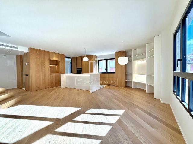 ¡Todo lo que necesita saber sobre este excepcional dúplex en. 145m² Alacant
