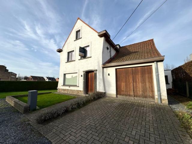 Toffe, gerenoveerde woning te Deerlijk!